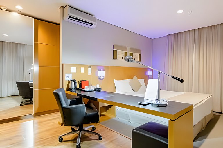 Flat espaçoso, localização privilegiada ap 1109