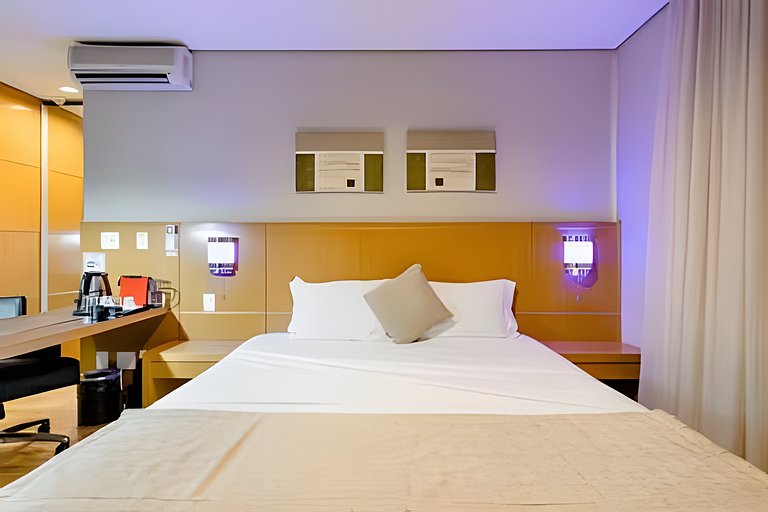 Flat espaçoso, localização privilegiada ap 1109