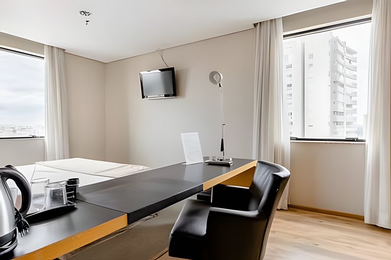 Flat espaçoso, localização privilegiada ap 1109