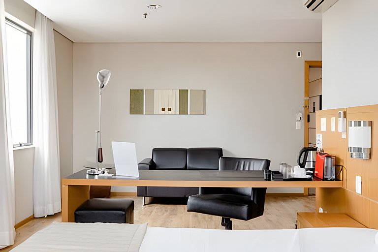 Flat espaçoso, localização privilegiada ap 1109