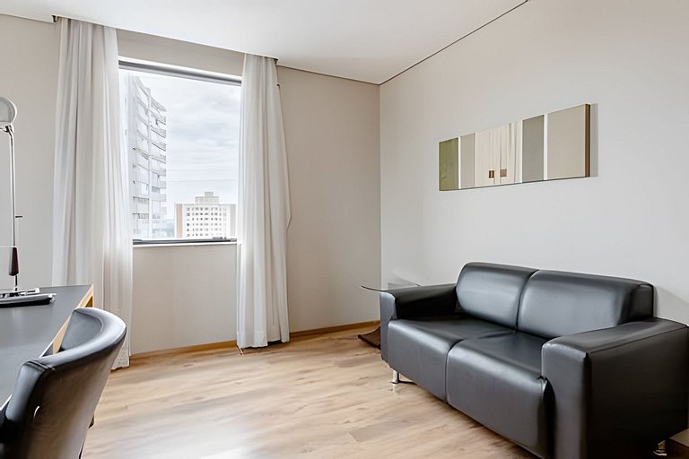 Flat espaçoso, localização privilegiada ap 1210