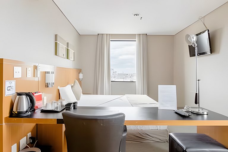 Flat espaçoso, localização privilegiada ap 1302