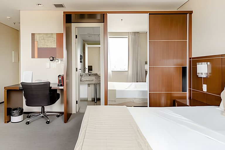 Flat espaçoso, localização privilegiada ap1503