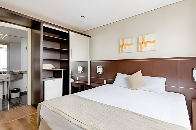 Flat espaçoso, localização privilegiada ap 1209