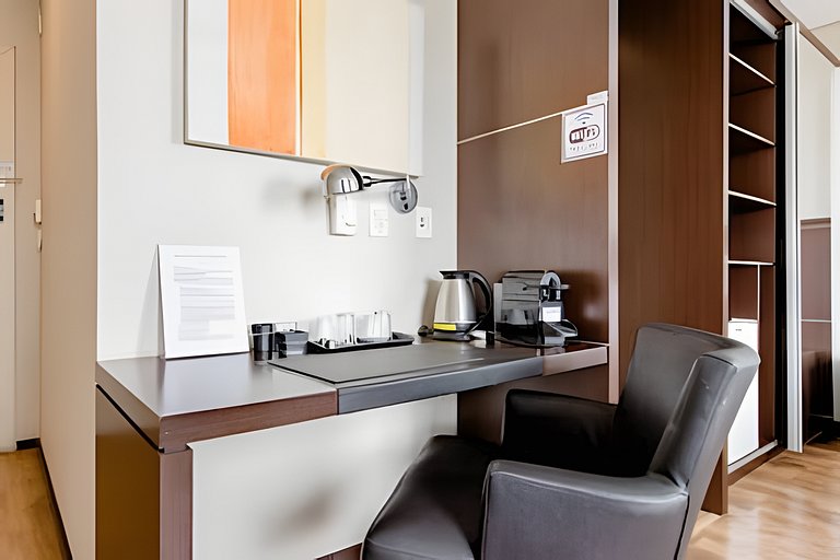 Flat espaçoso, localização privilegiada ap 1209