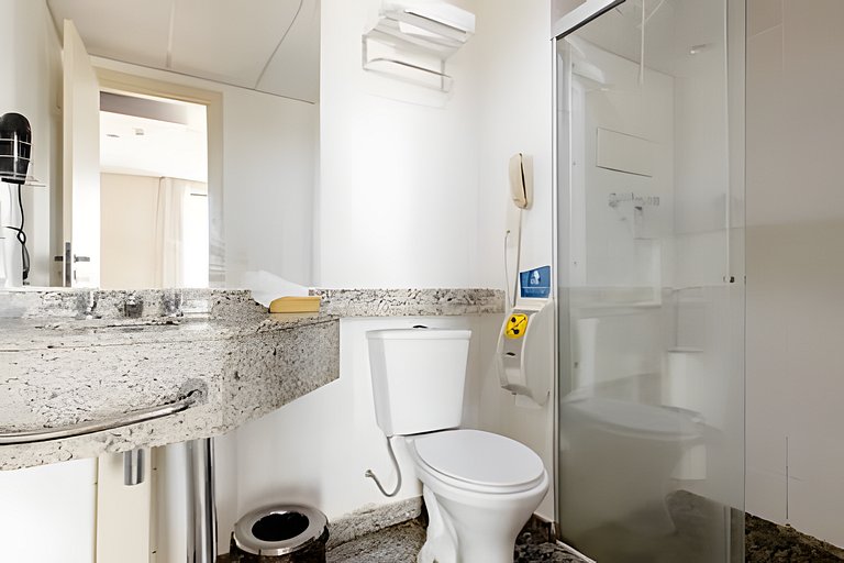 Flat espaçoso, localização privilegiada ap 1209