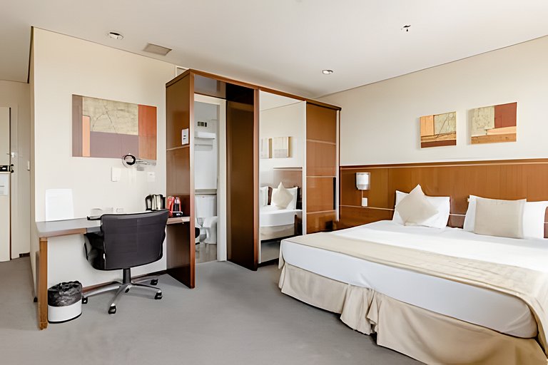 Flat espaçoso, localização privilegiada ap 1106