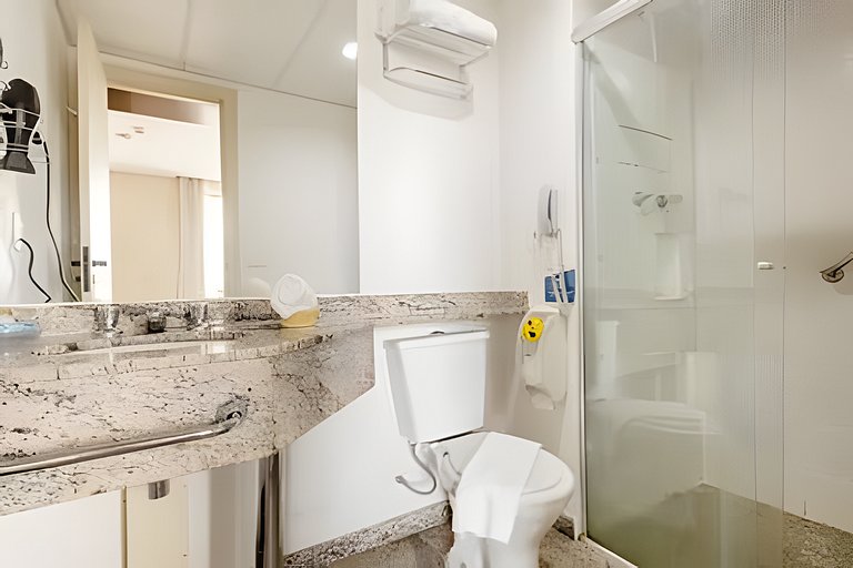 Flat espaçoso, localização privilegiada ap 1507