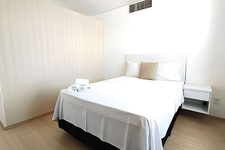 Flat espaçoso c/copa localização privilegiada 1802