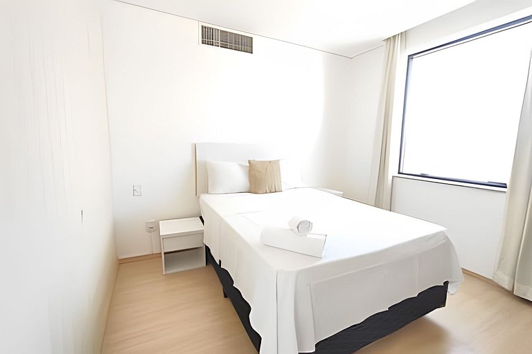 Flat espaçoso c/copa localização privilegiada 1802
