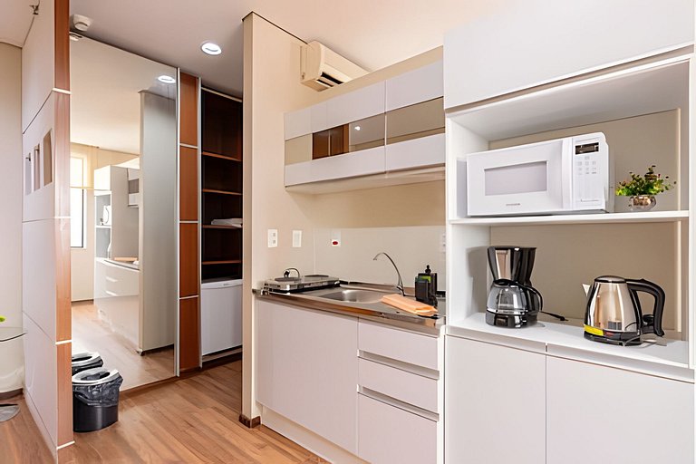 Flat espaçoso c/copa localização privilegiada 1701