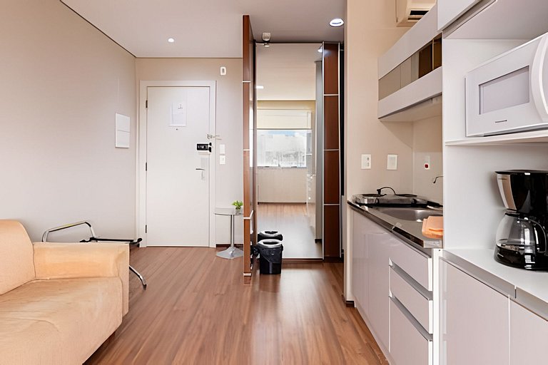Flat espaçoso c/copa localização privilegiada 1701