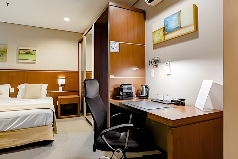 Flat espaçoso, localização privilegiada ap 1604