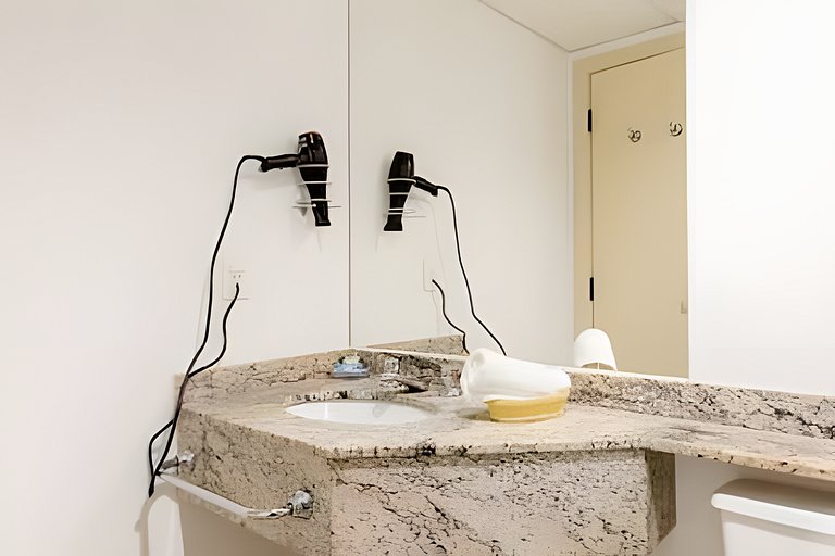 Flat espaçoso, localização privilegiada ap 1604