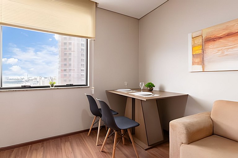 Flat espaçoso c/copa localização privilegiada 1305