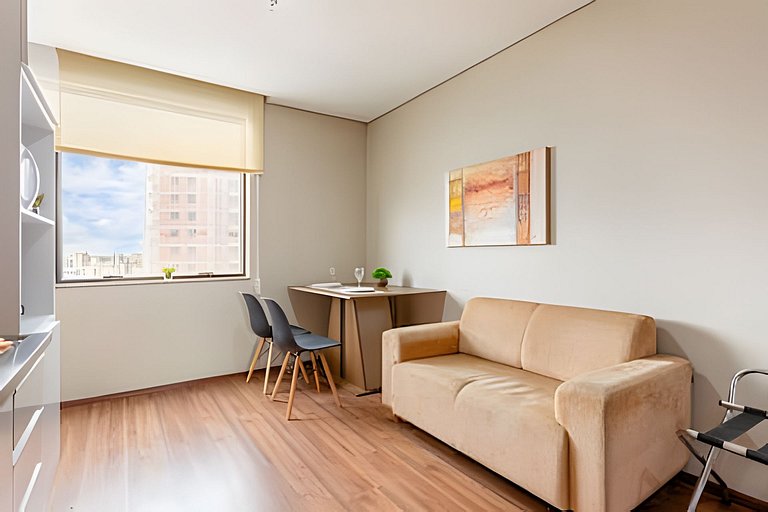 Flat espaçoso c/copa localização privilegiada 1305
