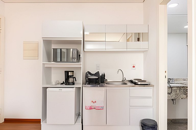 Flat espaçoso c/copa localização privilegiada 1309