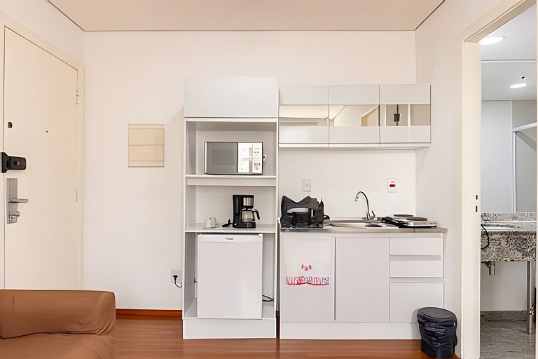 Flat espaçoso c/copa localização privilegiada 1309