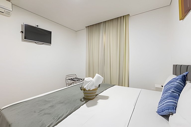 Flat espaçoso c/copa localização privilegiada 1309