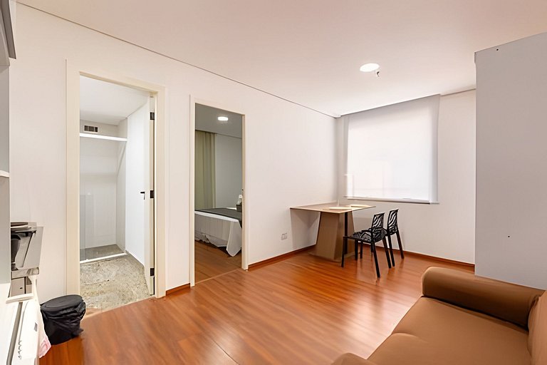 Flat espaçoso c/copa localização privilegiada 1309
