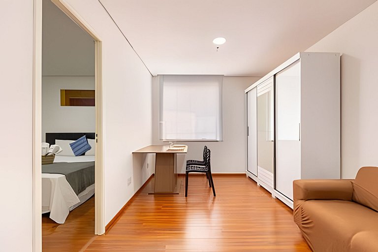 Flat espaçoso c/copa localização privilegiada 1309