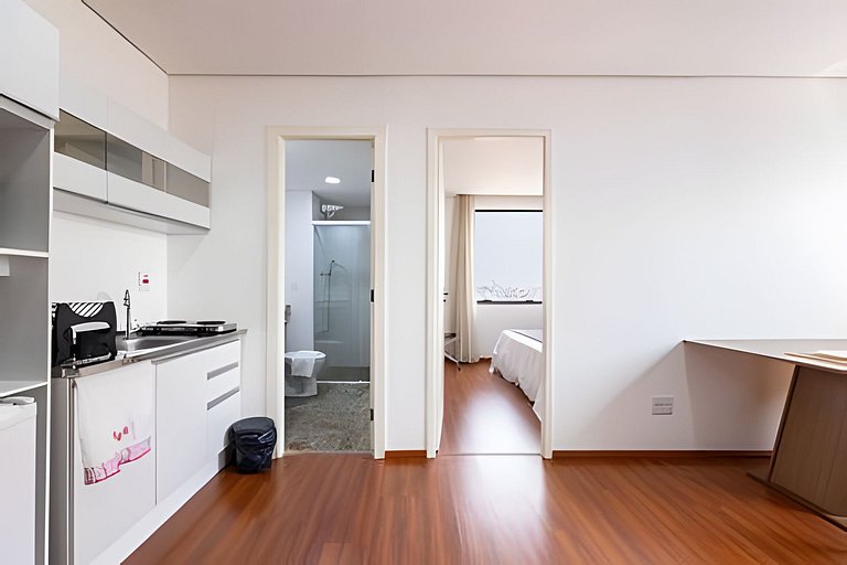 Flat espaçoso c/copa localização privilegiada 1309