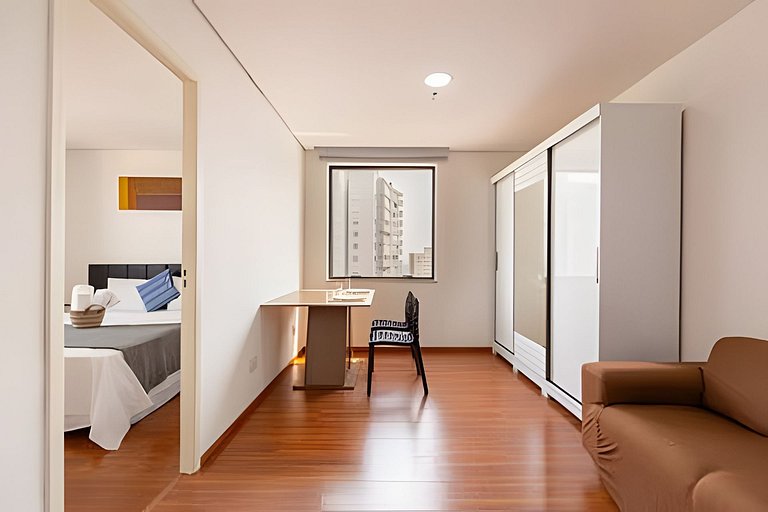 Flat espaçoso c/copa localização privilegiada 1309