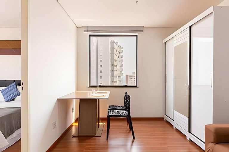 Flat espaçoso c/copa localização privilegiada 1309