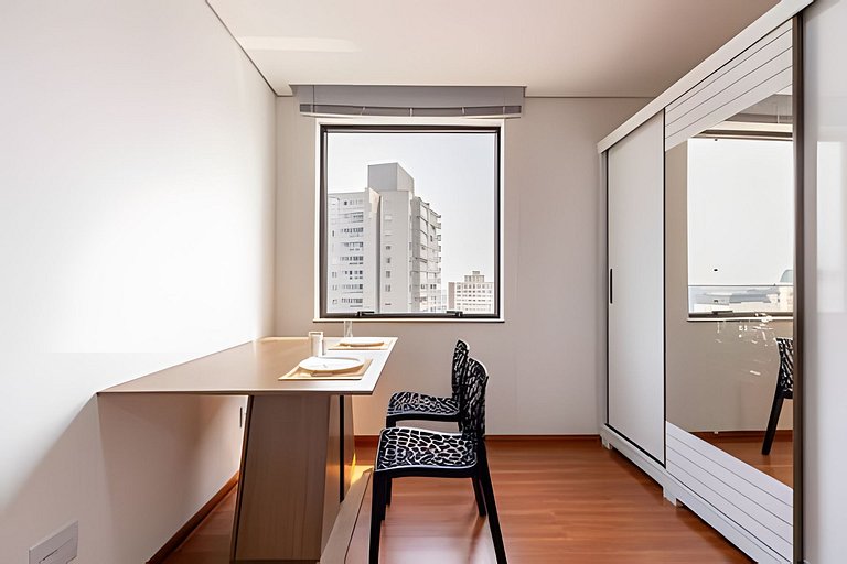 Flat espaçoso c/copa localização privilegiada 1309