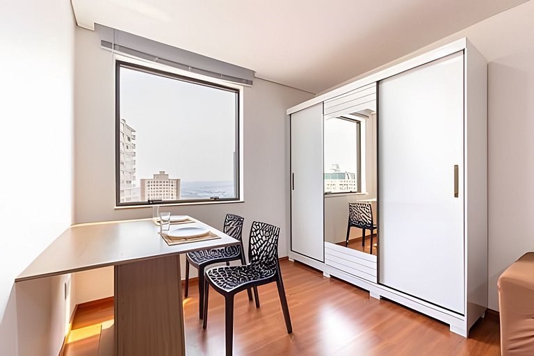 Flat espaçoso c/copa localização privilegiada 1309