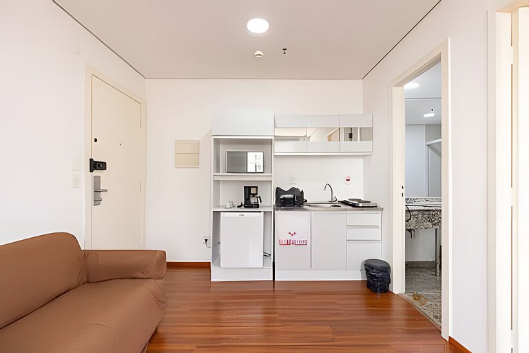 Flat espaçoso c/copa localização privilegiada 1309