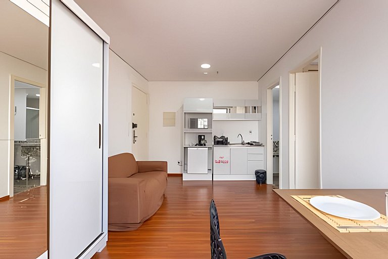 Flat espaçoso c/copa localização privilegiada 1309