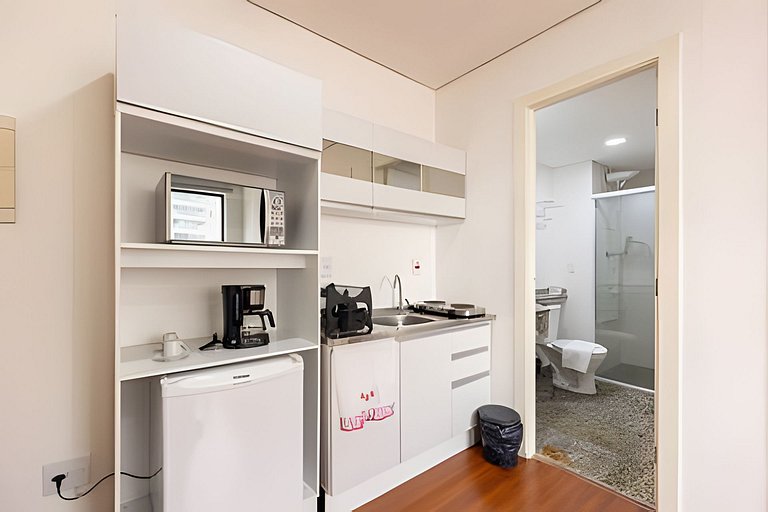 Flat espaçoso c/copa localização privilegiada 1309