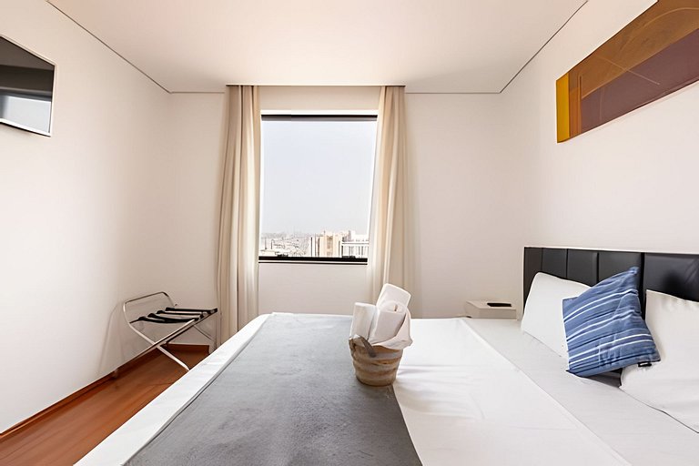 Flat espaçoso c/copa localização privilegiada 1309