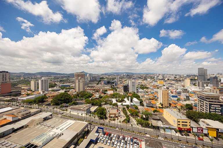 Flat espaçoso,c/copa localização privilegiada 1304