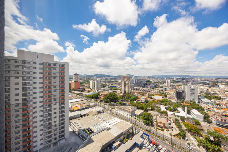 Flat espaçoso,c/copa localização privilegiada 1304