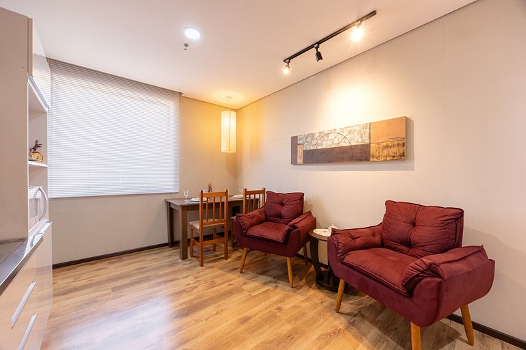 Flat espaçoso,c/copa localização privilegiada 1304