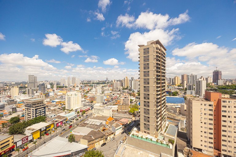 Flat espaçoso,c/copa localização privilegiada 1304