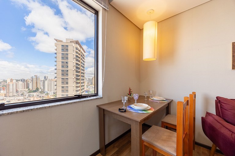 Flat espaçoso,c/copa localização privilegiada 1304