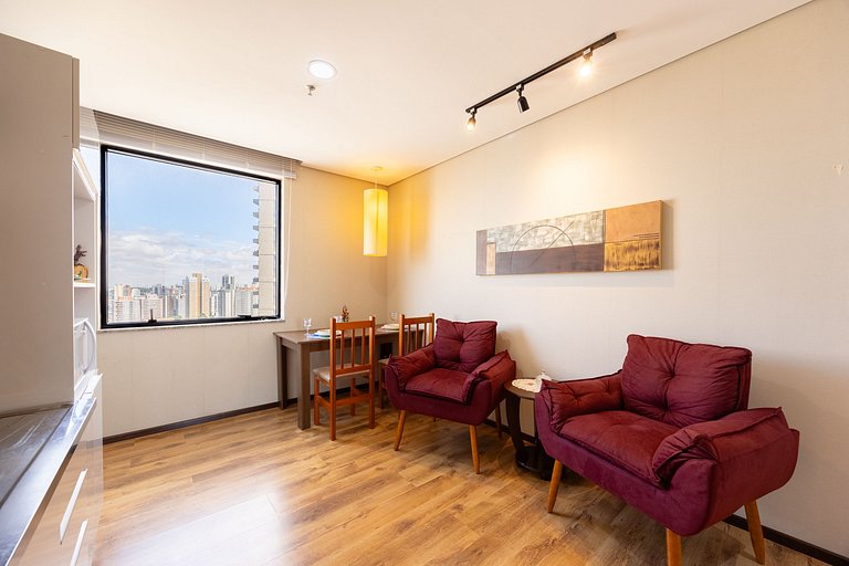 Flat espaçoso,c/copa localização privilegiada 1304