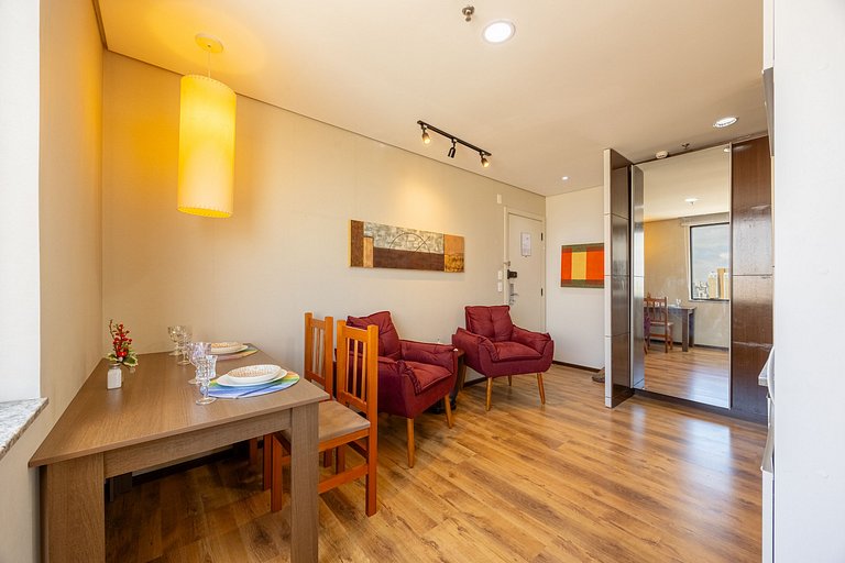 Flat espaçoso,c/copa localização privilegiada 1304