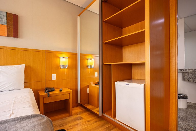 Flat com copa - com  1 vaga - UN1203