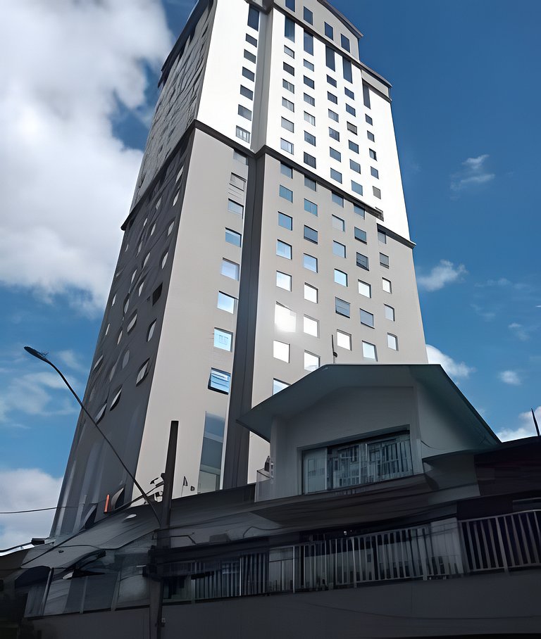 Flat espaçoso c/copa localização privilegiada 1804