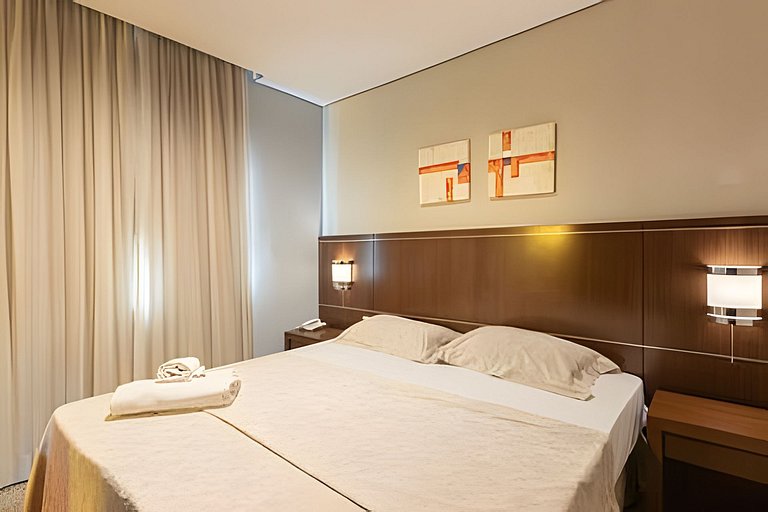 Flat espaçoso,c/copa localização privilegiada 1510