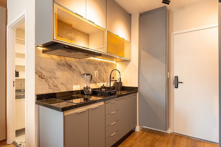 Estúdio Moderno no Bresser • Próx. Metrô • AP 113