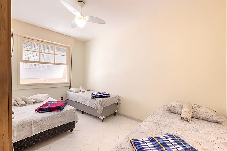 Apartamento pé na areia Praia dos Milionários.