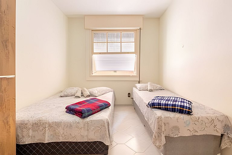 Apartamento pé na areia Praia dos Milionários.