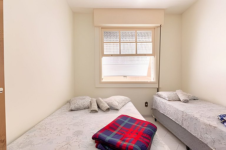 Apartamento pé na areia Praia dos Milionários.