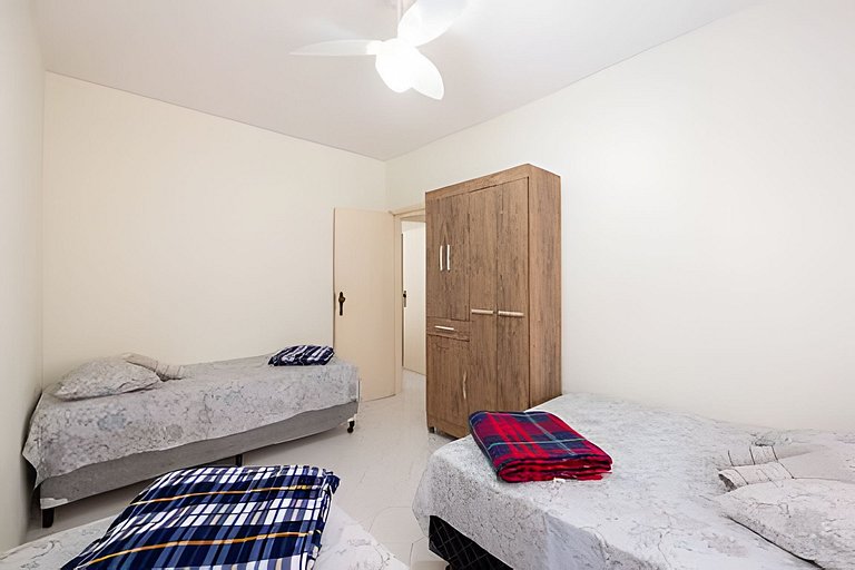 Apartamento pé na areia Praia dos Milionários.