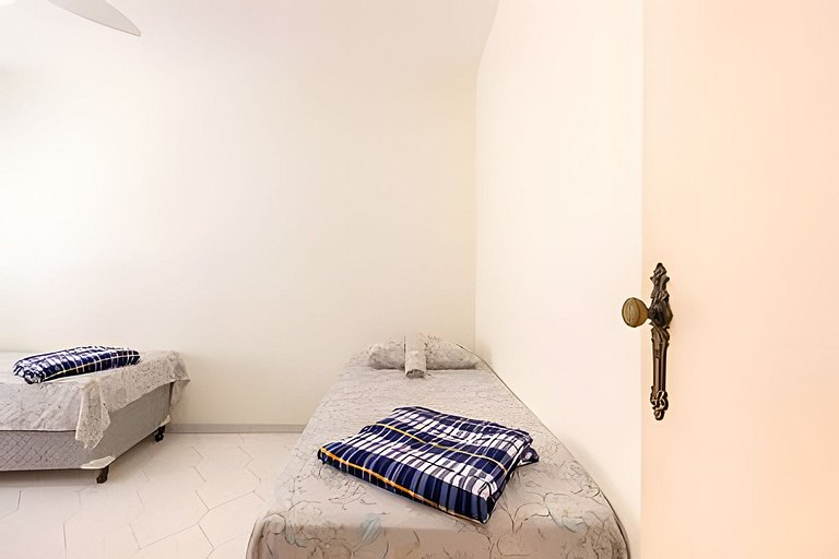 Apartamento pé na areia Praia dos Milionários.